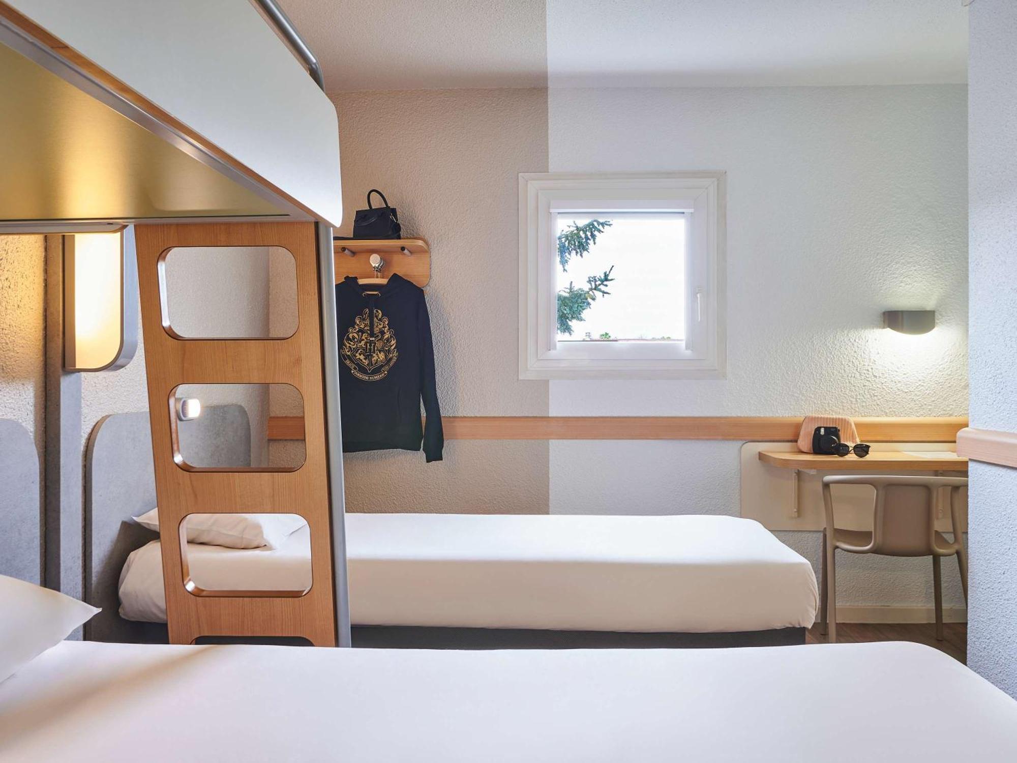 Ibis Budget Versailles Chateau Saint Cyr L'Ecole Kültér fotó