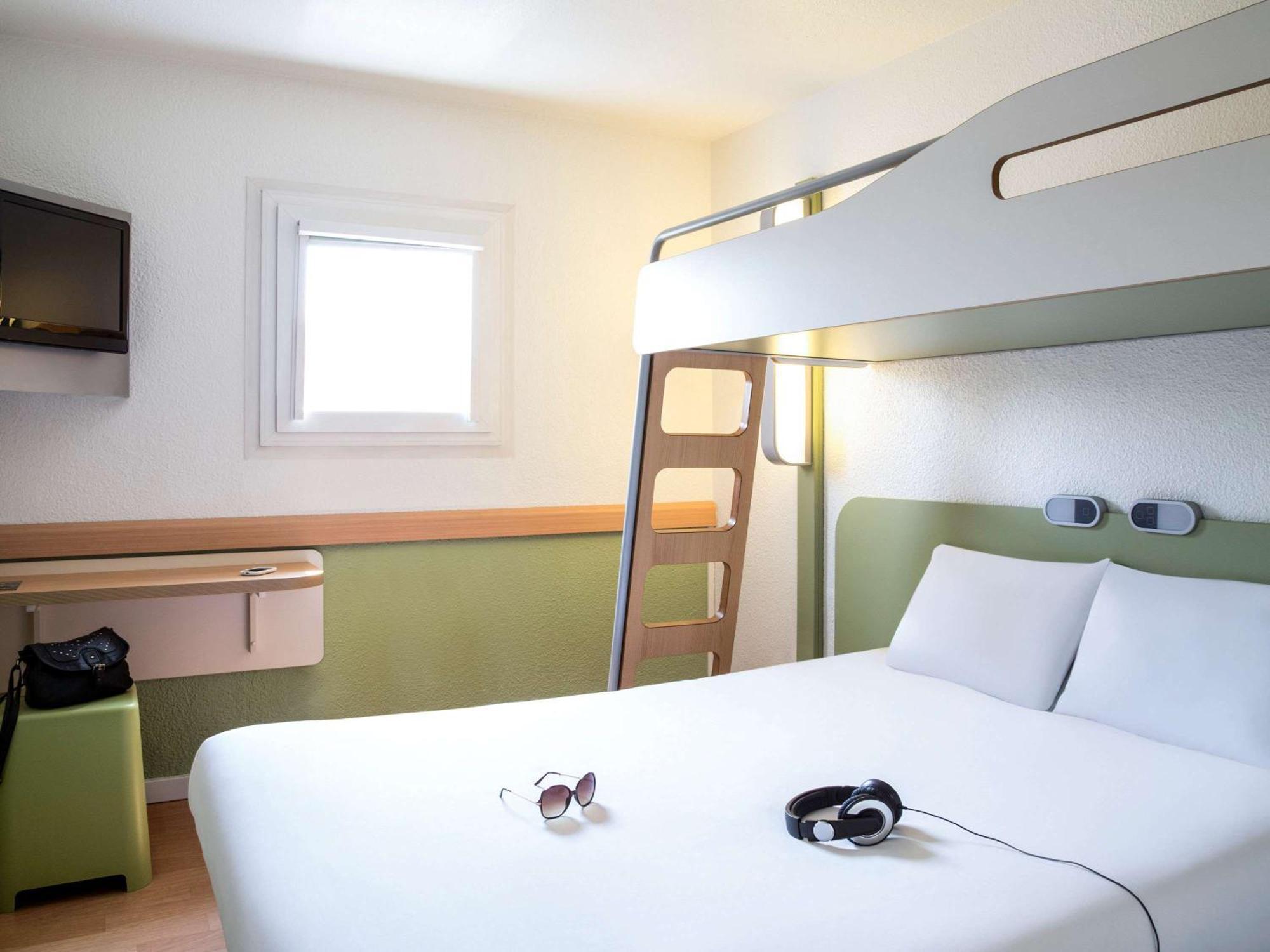 Ibis Budget Versailles Chateau Saint Cyr L'Ecole Kültér fotó