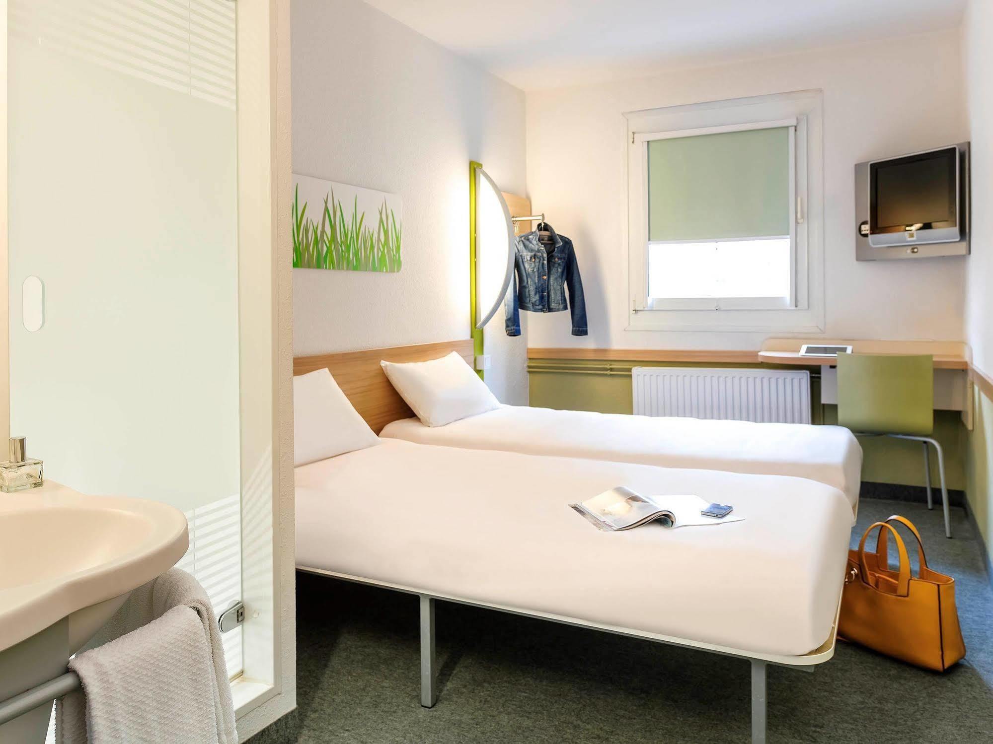 Ibis Budget Versailles Chateau Saint Cyr L'Ecole Kültér fotó